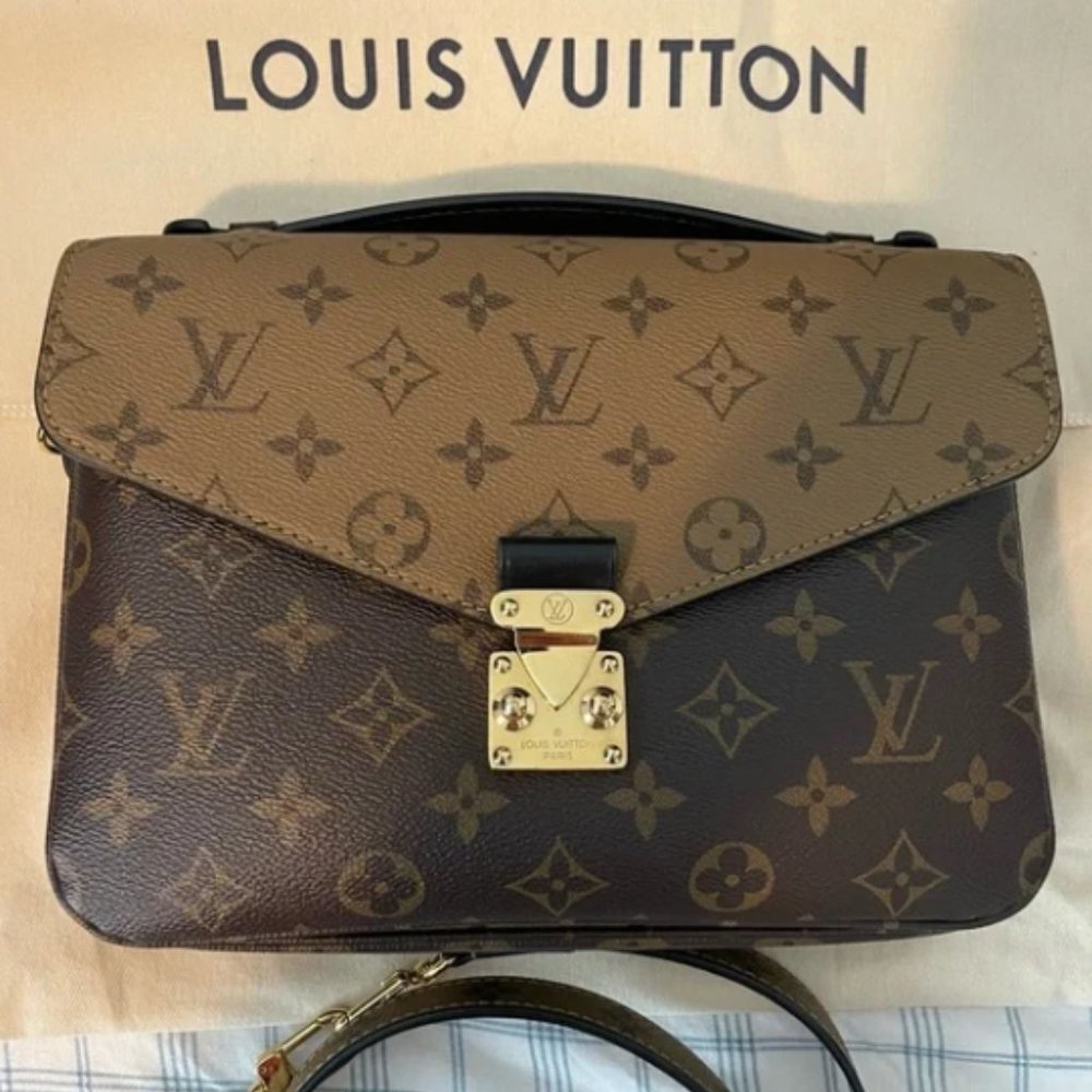 Louis Vuitton Pochette Metis Reverse Crossbody Bag